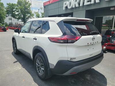 2022 Nissan Rogue S   - Photo 7 - Du Quoin, IL 62832