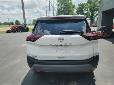 2022 Nissan Rogue S   - Photo 6 - Du Quoin, IL 62832