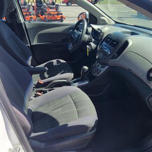 2014 Chevrolet Sonic LT Auto   - Photo 10 - Du Quoin, IL 62832