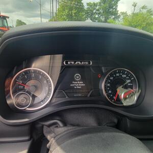 2019 RAM 1500 Big Horn   - Photo 8 - Du Quoin, IL 62832