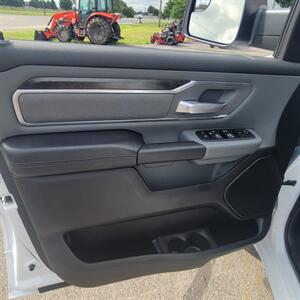2019 RAM 1500 Big Horn   - Photo 9 - Du Quoin, IL 62832