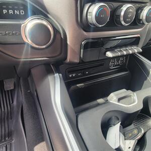 2019 RAM 1500 Big Horn   - Photo 10 - Du Quoin, IL 62832