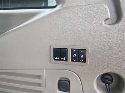 2017 Chevrolet Tahoe Premier   - Photo 10 - Du Quoin, IL 62832