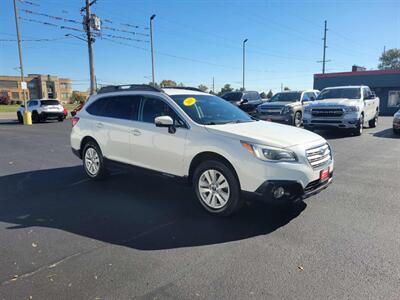 2017 Subaru Outback 2.5i Premium   - Photo 5 - Du Quoin, IL 62832