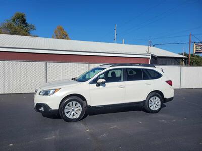 2017 Subaru Outback 2.5i Premium   - Photo 2 - Du Quoin, IL 62832
