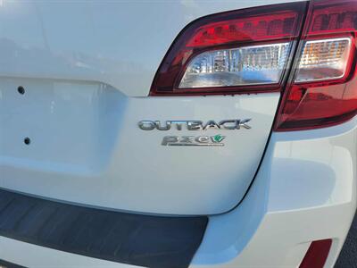 2017 Subaru Outback 2.5i Premium   - Photo 9 - Du Quoin, IL 62832