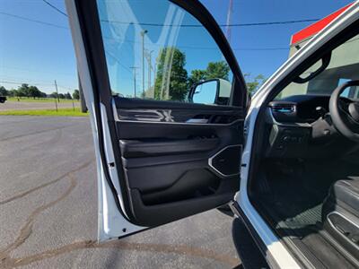 2022 Jeep Wagoneer Series II - Photo 14 - Du Quoin, IL 62832