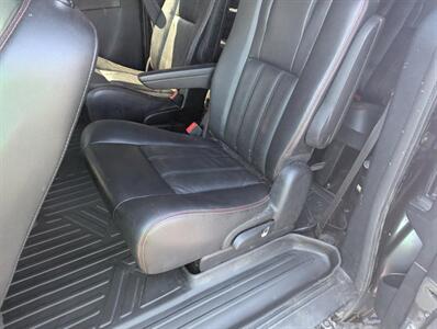 2016 Dodge Grand Caravan R/T - Photo 10 - Du Quoin, IL 62832