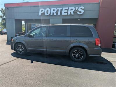 2016 Dodge Grand Caravan R/T - Photo 2 - Du Quoin, IL 62832