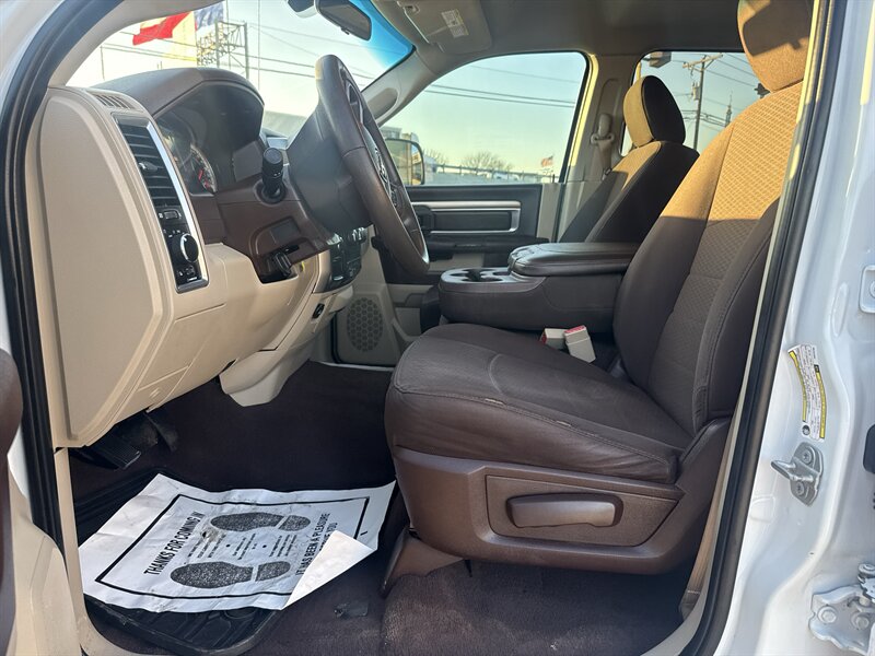 2018 RAM 3500 SLT - Photo 16 - Arlington, TX 76011