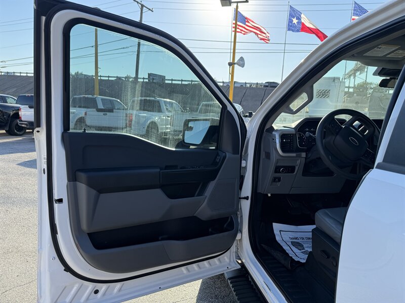 2023 Ford F-150 XL - Photo 12 - Arlington, TX 76011
