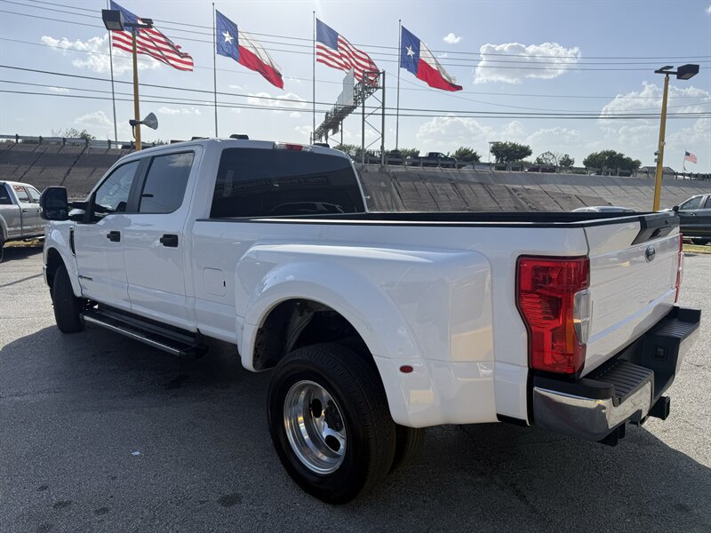 2022 Ford F-350 Super Duty STX - Photo 8 - Arlington, TX 76011