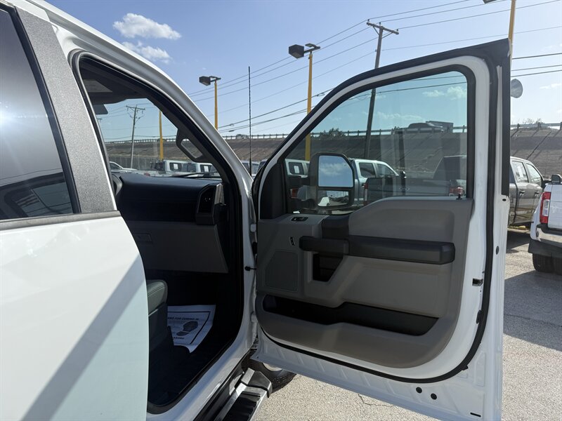 2022 Ford F-350 Super Duty STX - Photo 18 - Arlington, TX 76011
