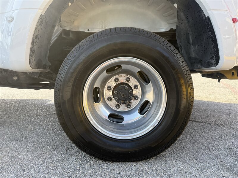 2022 Ford F-350 Super Duty STX - Photo 11 - Arlington, TX 76011
