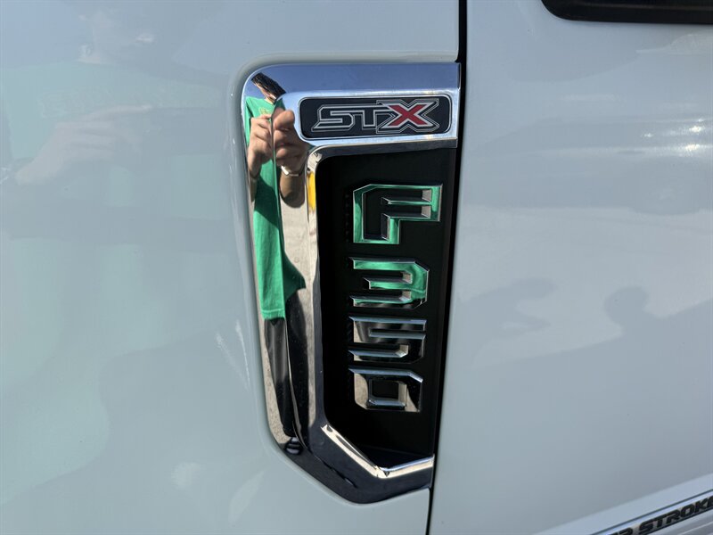 2022 Ford F-350 Super Duty STX - Photo 12 - Arlington, TX 76011