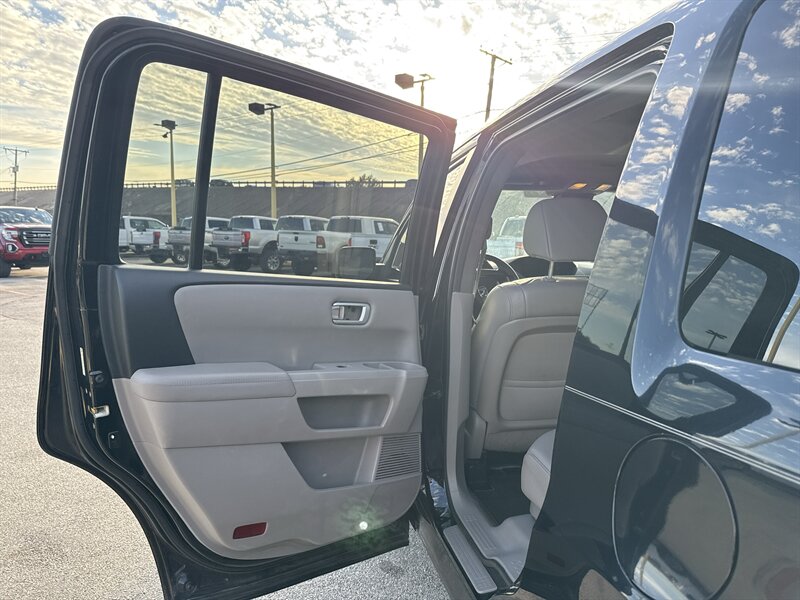 2013 Honda Pilot EX-L - Photo 16 - Arlington, TX 76011