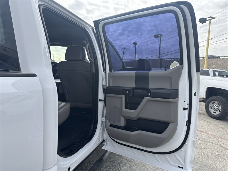 2019 Ford F-350 XL - Photo 21 - Arlington, TX 76011