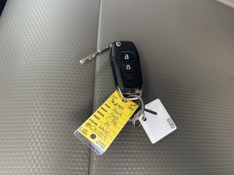 2019 Ford F-350 XL - Photo 33 - Arlington, TX 76011