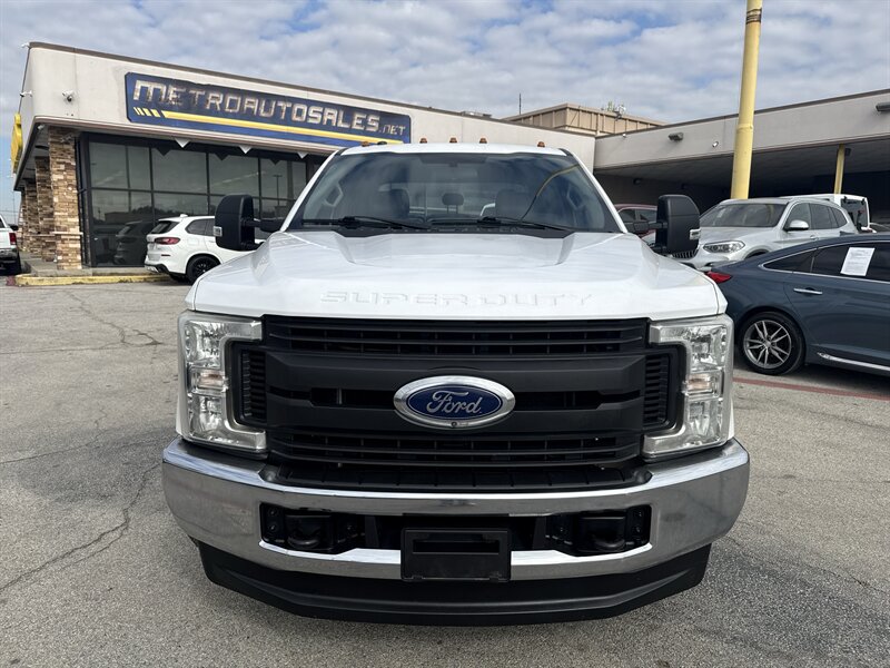 2019 Ford F-350 XL - Photo 2 - Arlington, TX 76011