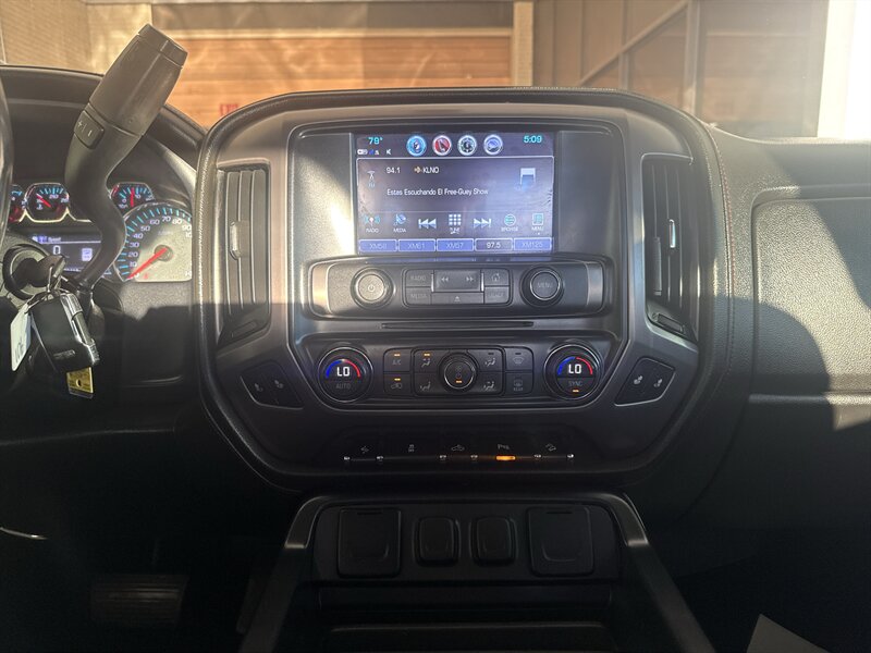 2017 GMC Sierra 1500 SLT   - Photo 25 - Arlington, TX 76011