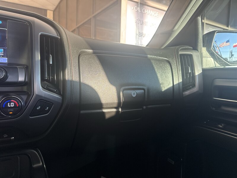 2017 GMC Sierra 1500 SLT   - Photo 26 - Arlington, TX 76011