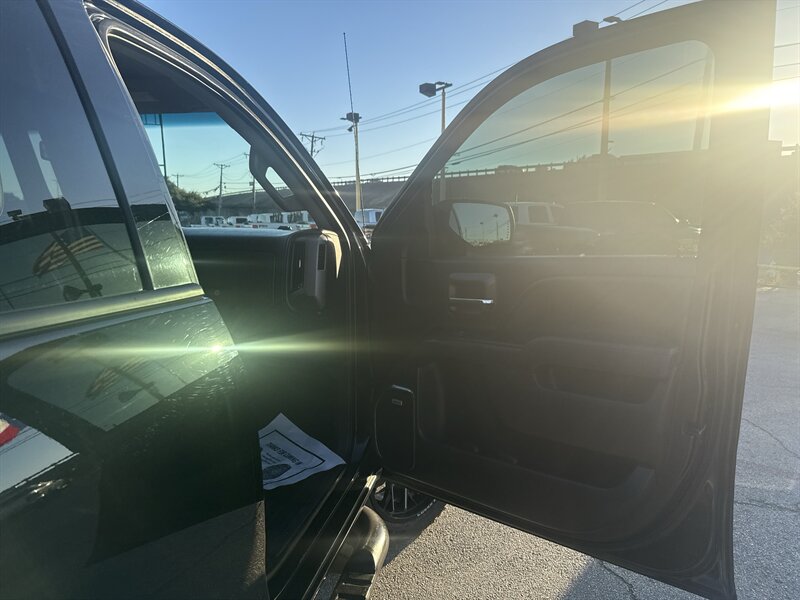 2017 GMC Sierra 1500 SLT   - Photo 17 - Arlington, TX 76011