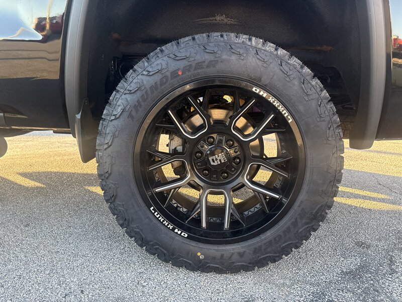 2017 GMC Sierra 1500 SLT   - Photo 10 - Arlington, TX 76011