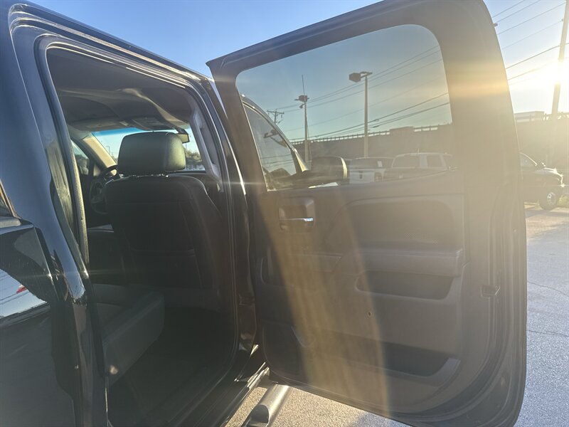 2017 GMC Sierra 1500 SLT   - Photo 19 - Arlington, TX 76011