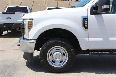 2018 Ford F-250 XL   - Photo 14 - Arlington, TX 76011