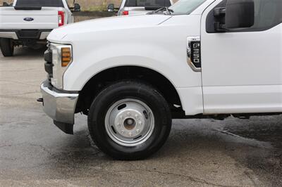 2019 Ford F-350 XL   - Photo 15 - Arlington, TX 76011