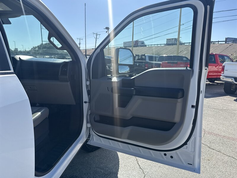 2022 Ford F-350 XL - Photo 16 - Arlington, TX 76011