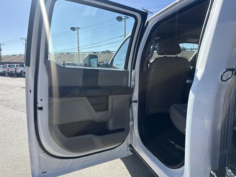 2022 Ford F-350 XL - Photo 14 - Arlington, TX 76011