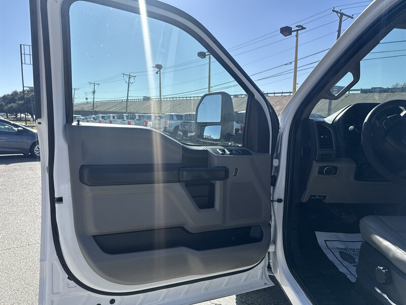 2022 Ford F-350 XL - Photo 12 - Arlington, TX 76011
