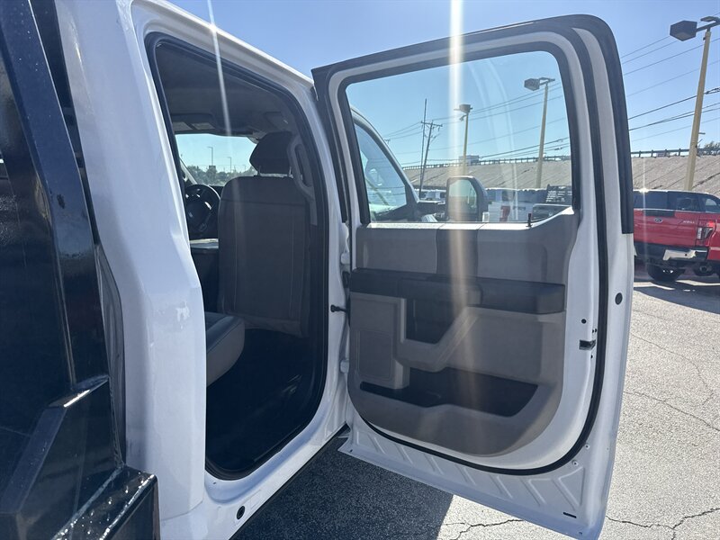 2022 Ford F-350 XL - Photo 18 - Arlington, TX 76011
