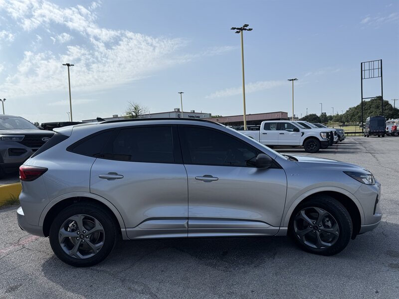 2024 Ford Escape ST-Line - Photo 4 - Arlington, TX 76011