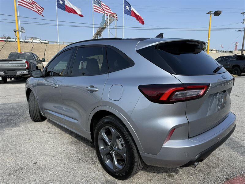2024 Ford Escape ST-Line - Photo 8 - Arlington, TX 76011