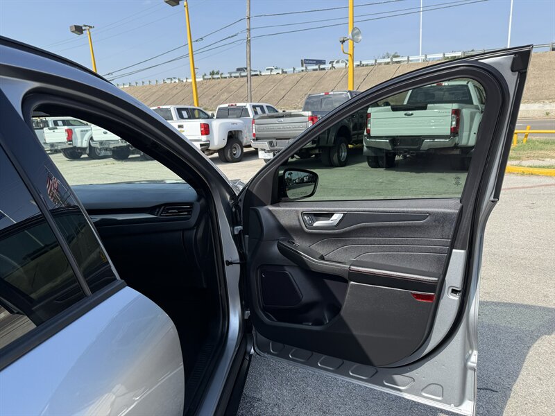 2024 Ford Escape ST-Line - Photo 16 - Arlington, TX 76011