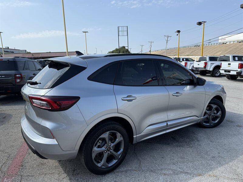 2024 Ford Escape ST-Line - Photo 5 - Arlington, TX 76011
