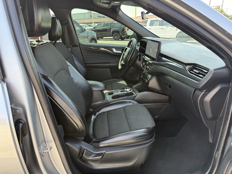 2024 Ford Escape ST-Line - Photo 17 - Arlington, TX 76011