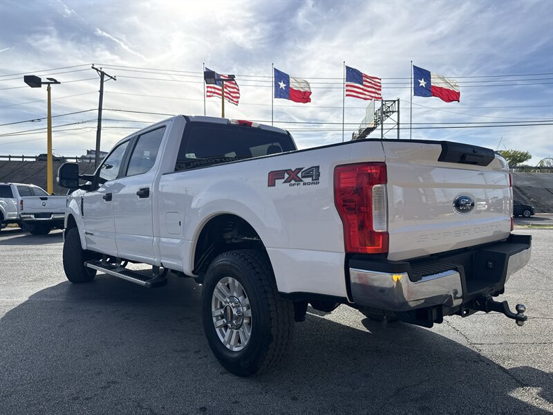 2019 Ford F-250 STX - Photo 8 - Arlington, TX 76011