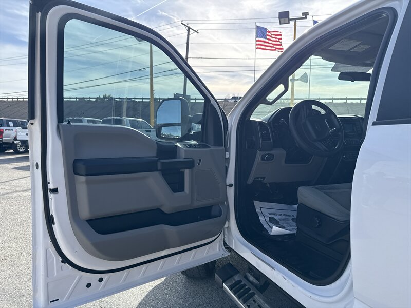 2019 Ford F-250 STX - Photo 13 - Arlington, TX 76011