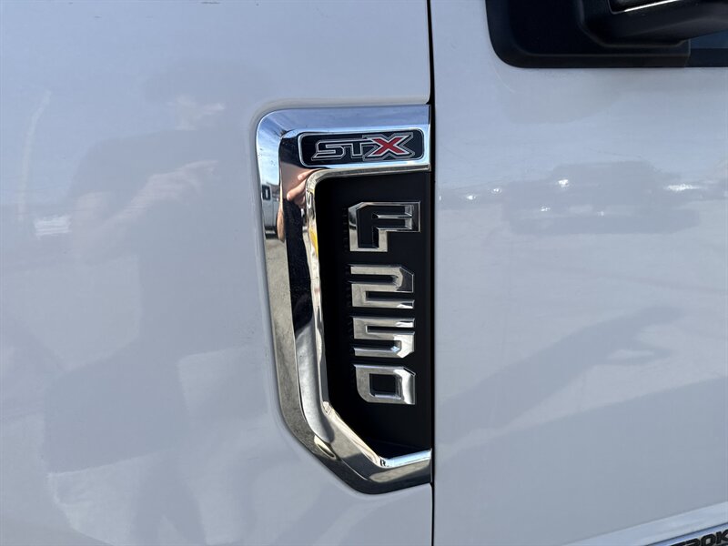 2019 Ford F-250 STX - Photo 12 - Arlington, TX 76011