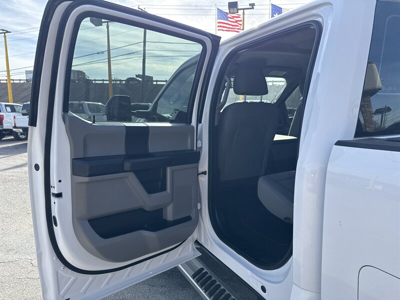 2019 Ford F-250 STX - Photo 15 - Arlington, TX 76011