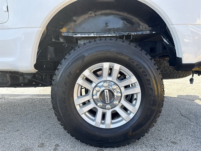 2019 Ford F-250 STX - Photo 11 - Arlington, TX 76011