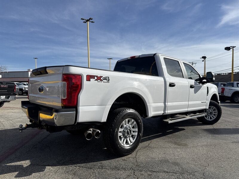 2019 Ford F-250 STX - Photo 5 - Arlington, TX 76011