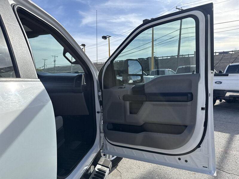 2019 Ford F-250 STX - Photo 17 - Arlington, TX 76011