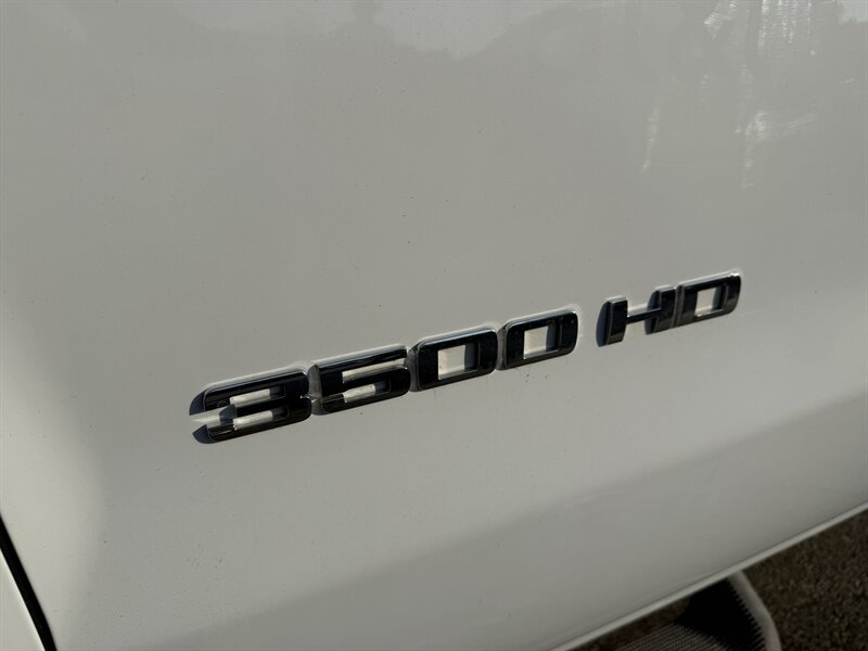 2015 Chevrolet Silverado 3500HD CC Work Truck - Photo 12 - Arlington, TX 76011