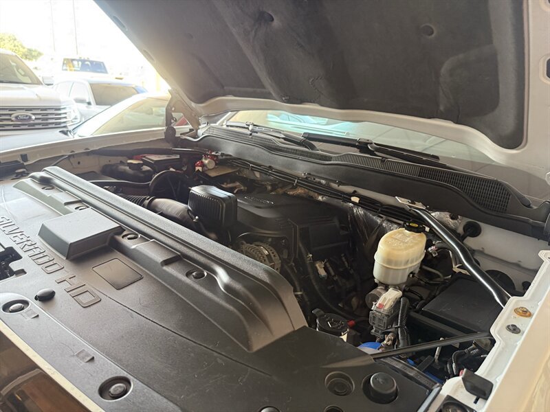 2015 Chevrolet Silverado 3500HD CC Work Truck - Photo 34 - Arlington, TX 76011