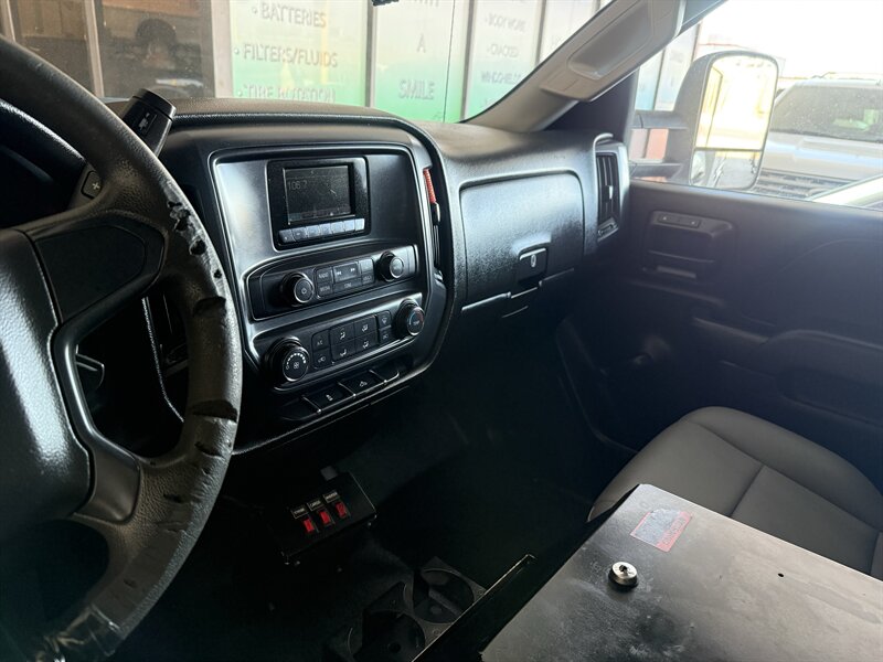 2015 Chevrolet Silverado 3500HD CC Work Truck - Photo 27 - Arlington, TX 76011