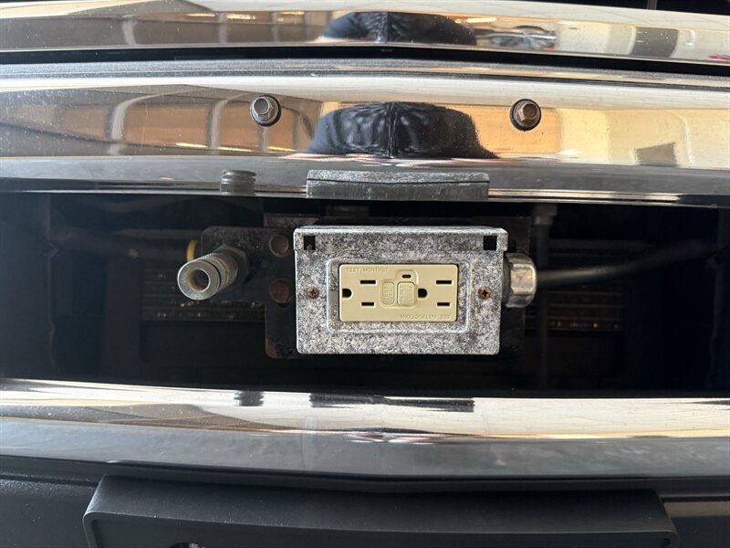 2015 Chevrolet Silverado 3500HD CC Work Truck - Photo 32 - Arlington, TX 76011